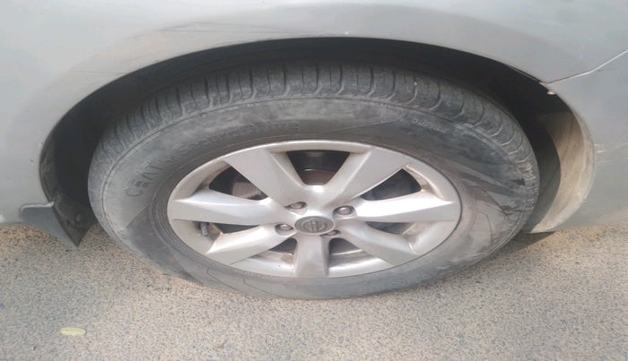 2014 Nissan Sunny XV PETROL, Petrol, Manual, 1,02,326 km, tyre