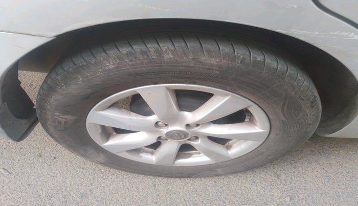 2014 Nissan Sunny XV PETROL, Petrol, Manual, 1,02,326 km, tyre