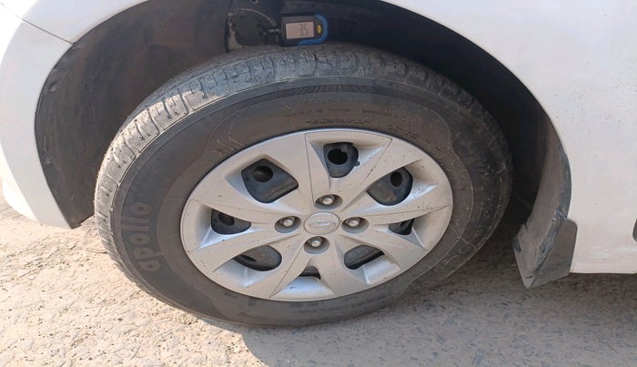 2015 Hyundai Elite i20 MAGNA 1.2, Petrol, Manual, 24,849 km, tyre