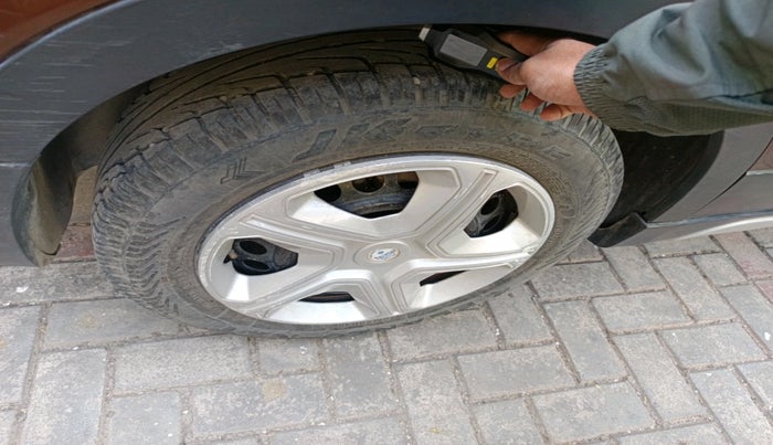 2015 Maruti S Cross DELTA 1.3, Diesel, Manual, 97,015 km, tyre