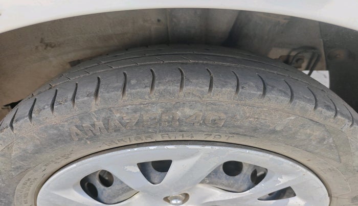 2017 Hyundai Grand i10 SPORTZ 1.2 KAPPA VTVT, Petrol, Manual, 1,21,278 km, tyre