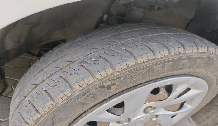 2017 Hyundai Grand i10 SPORTZ 1.2 KAPPA VTVT, Petrol, Manual, 1,21,278 km, tyre