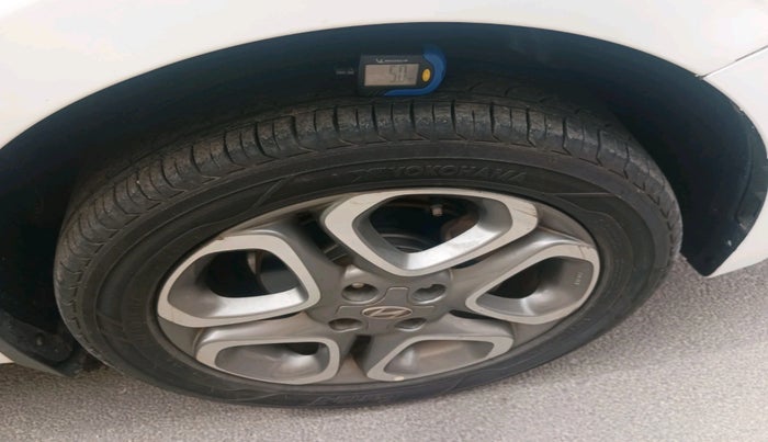 2019 Hyundai Elite i20 SPORTZ PLUS 1.2 DUAL TONE, Petrol, Manual, 54,298 km, tyre