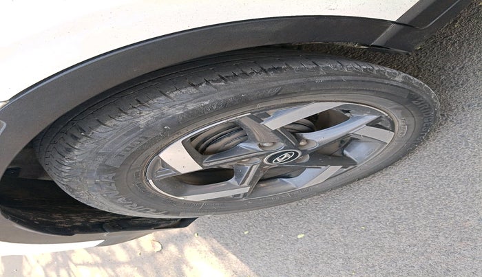 2019 Hyundai VENUE SX 1.0 TURBO, Petrol, Manual, 1,49,974 km, tyre