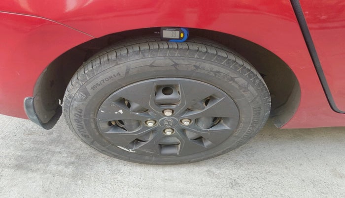 2015 Hyundai Xcent BASE 1.1, Diesel, Manual, 1,99,321 km, tyre