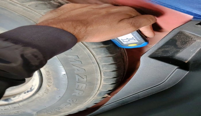 2018 Maruti Swift VXI AMT, Petrol, Automatic, 38,130 km, tyre