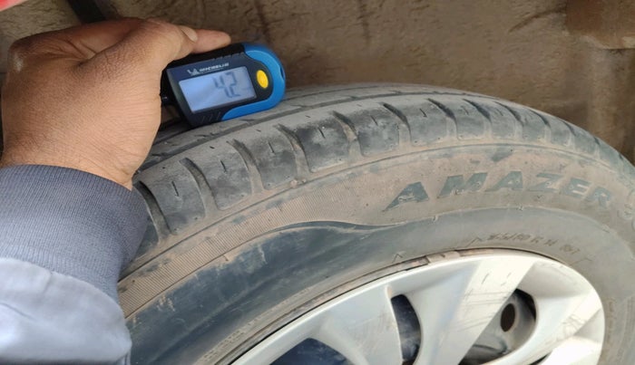 2018 Maruti Swift VXI AMT, Petrol, Automatic, 38,130 km, tyre