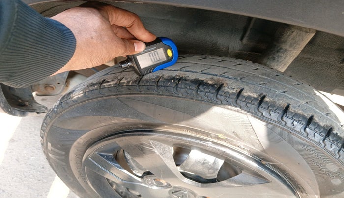 2017 Renault Kwid CLIMBER 1.0 AMT, Petrol, Automatic, 50,876 km, tyre