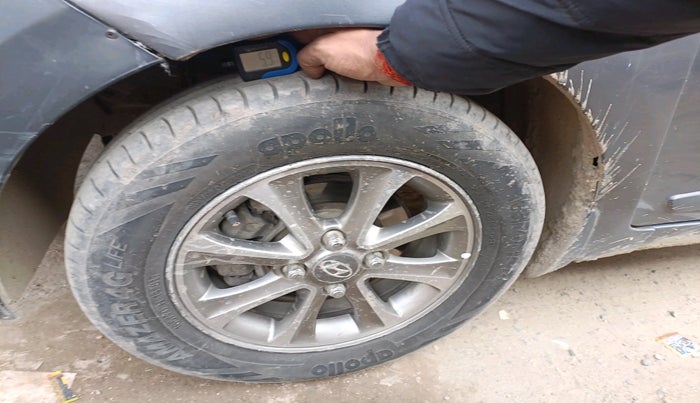 2015 Hyundai Grand i10 ASTA (O) 1.2 KAPPA VTVT, Petrol, Manual, 1,17,835 km, tyre