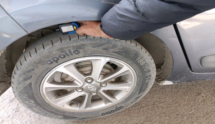 2015 Hyundai Grand i10 ASTA (O) 1.2 KAPPA VTVT, Petrol, Manual, 1,17,835 km, tyre