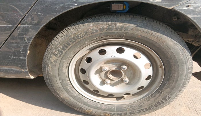 2011 Hyundai i10 ERA 1.1, Petrol, Manual, 28,559 km, tyre