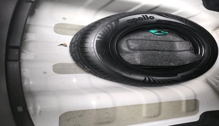 2020 Hyundai AURA SX 1.2 (O), Petrol, Manual, 7,997 km, tyre