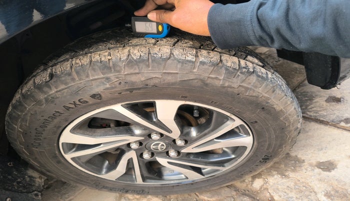 2022 Toyota Innova Crysta 2.4 GX AT 7 STR, Diesel, Automatic, 1,10,742 km, tyre