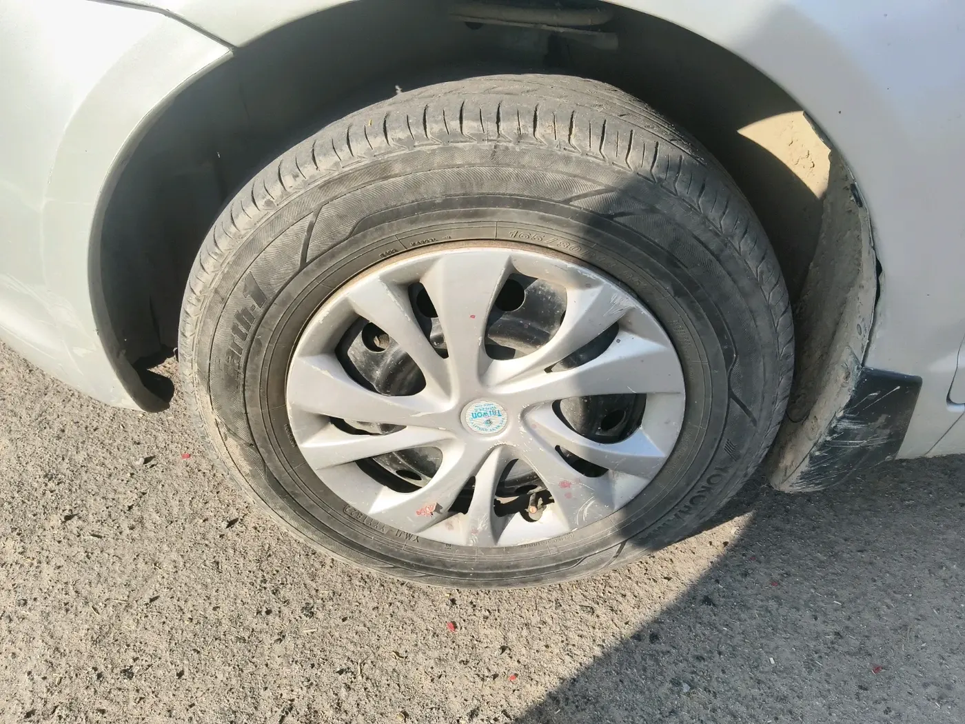 2011 Maruti Swift Dzire VXI, Petrol, Manual, 1,68,251 km, tyre