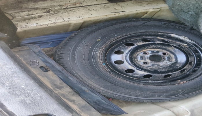 2011 Maruti Swift Dzire VXI, Petrol, Manual, 1,68,251 km, tyre