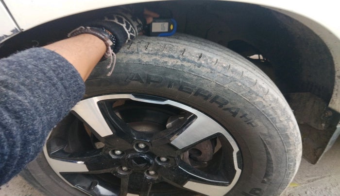 2017 Mahindra Scorpio S4 PLUS 1.99 INTELLI-HYBRID, Diesel, Manual, 46,642 km, tyre