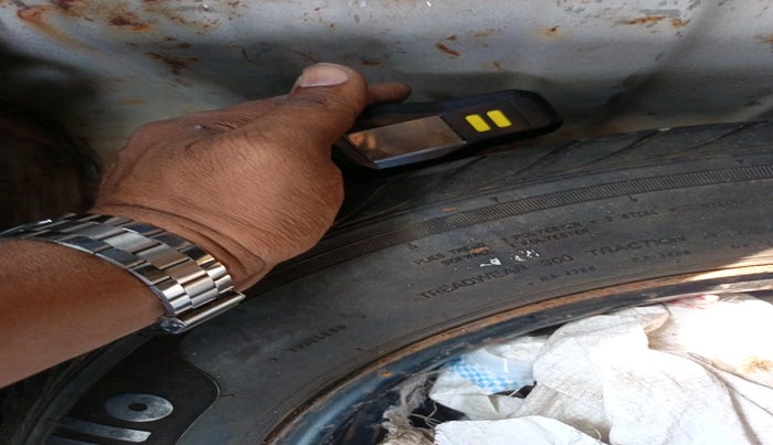 2011 Hyundai i20 SPORTZ 1.2, Petrol, Manual, 76,469 km, tyre