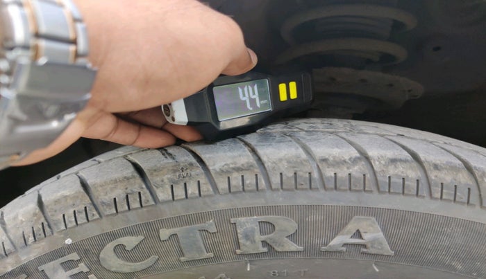 2015 Hyundai Xcent BASE 1.2, Petrol, Manual, 92,486 km, tyre