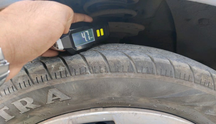 2015 Hyundai Xcent BASE 1.2, Petrol, Manual, 92,486 km, tyre