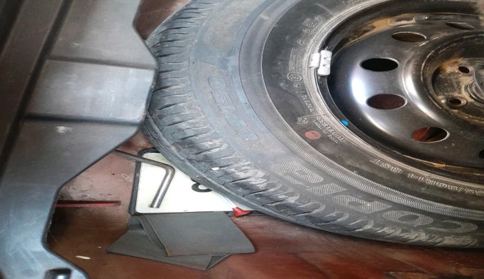 2018 Maruti Dzire ZXI, Petrol, Manual, 64,142 km, tyre