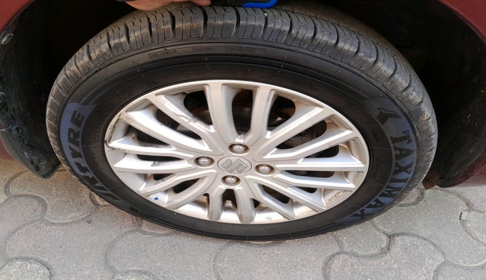 2018 Maruti Dzire ZXI, Petrol, Manual, 64,142 km, tyre