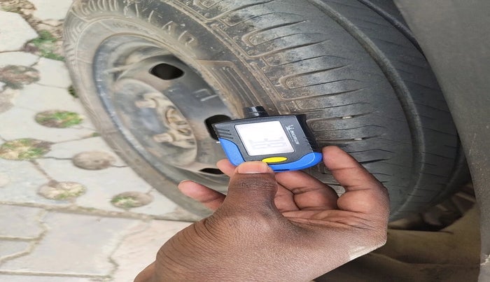 2017 Renault Kwid RXT 1.0 AMT, Petrol, Automatic, 79,092 km, tyre