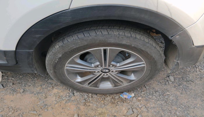 2017 Hyundai Creta SX PLUS AT 1.6 DIESEL, Diesel, Automatic, 1,20,008 km, tyre