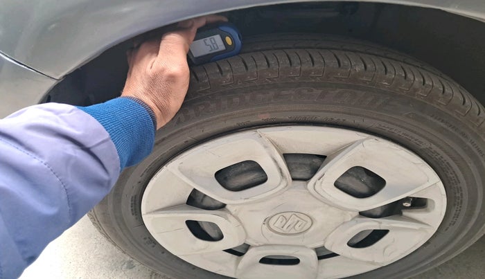 2017 Maruti IGNIS DELTA 1.2, Petrol, Manual, 85,005 km, tyre