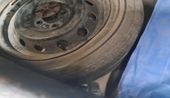 2017 Maruti IGNIS DELTA 1.2, Petrol, Manual, 85,005 km, tyre