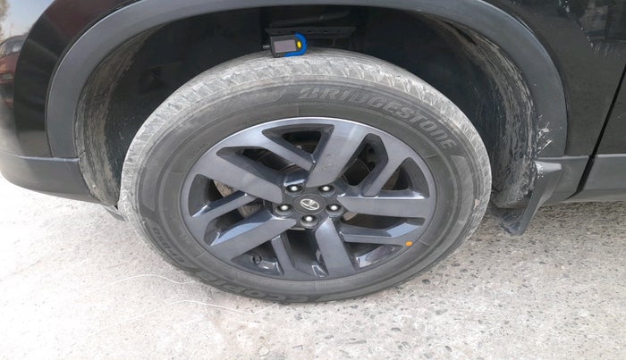 2022 Tata Harrier XZ PLUS 2.0L DARK EDITION, Diesel, Manual, 28,427 km, tyre