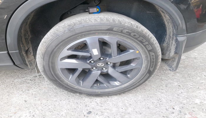 2022 Tata Harrier XZ PLUS 2.0L DARK EDITION, Diesel, Manual, 28,427 km, tyre