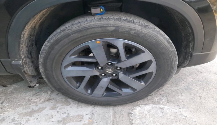 2022 Tata Harrier XZ PLUS 2.0L DARK EDITION, Diesel, Manual, 28,427 km, tyre