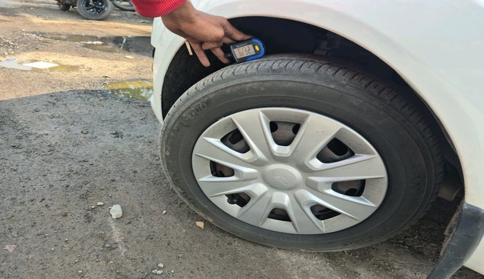 2013 Ford Figo ZXI 1.2 PETROL, Petrol, Manual, 41,496 km, tyre