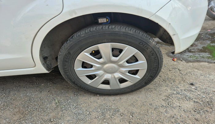 2013 Ford Figo ZXI 1.2 PETROL, Petrol, Manual, 41,496 km, tyre