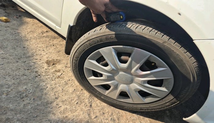 2013 Ford Figo ZXI 1.2 PETROL, Petrol, Manual, 41,496 km, tyre