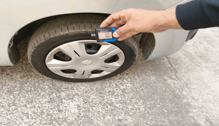 2011 Maruti Wagon R 1.0 VXI, Petrol, Manual, 44,194 km, tyre