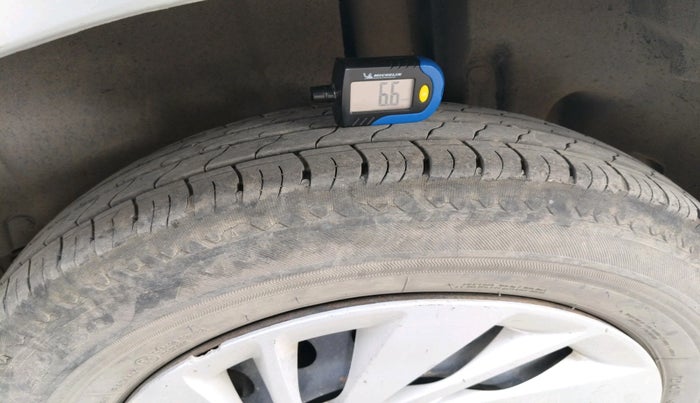 2013 Maruti Ertiga VXI, Petrol, Manual, 98,880 km, tyre