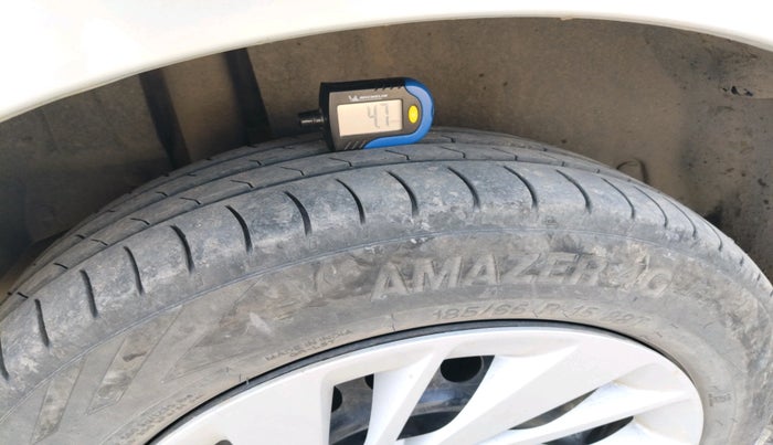 2013 Maruti Ertiga VXI, Petrol, Manual, 98,880 km, tyre