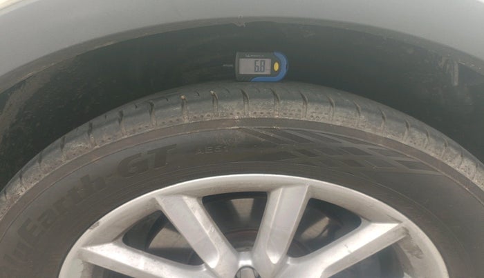 2013 Audi Q3 2.0 TDI QUATTRO, Diesel, Automatic, 1,28,796 km, tyre