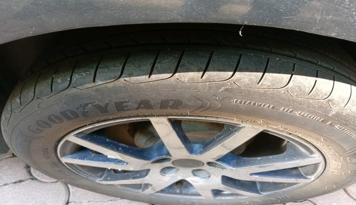 2014 Volkswagen Polo GT TSI AT, Petrol, Automatic, 66,554 km, tyre