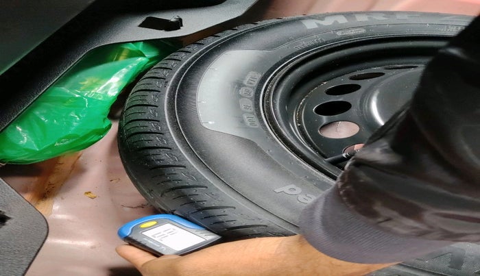 2021 Toyota Glanza V, Petrol, Manual, 45,602 km, tyre