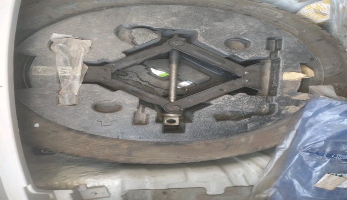 2021 Mahindra XUV300 W8 1.5 DIESEL AMT, Diesel, Automatic, 80,260 km, tyre