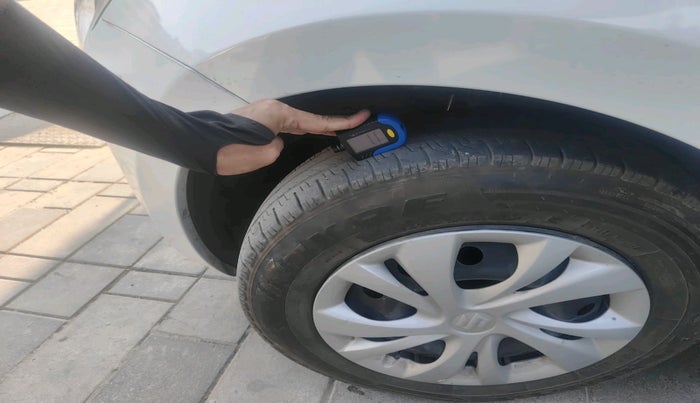 2023 Maruti Swift VXI CNG, Petrol, Manual, 70,967 km, tyre