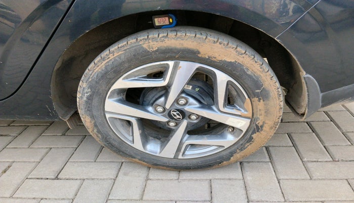 2024 Hyundai AURA SX 1.2 CNG, Petrol, Manual, 12,977 km, tyre