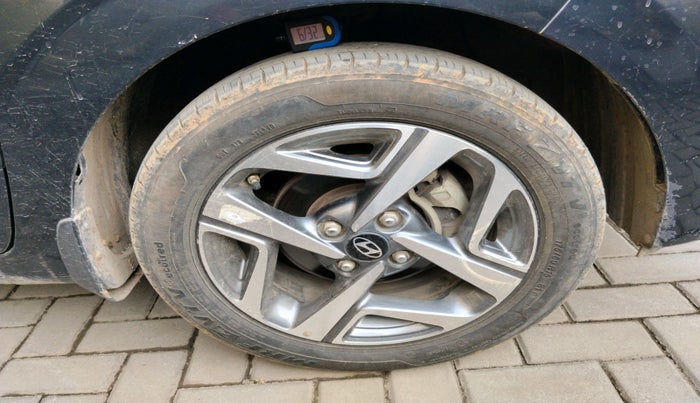 2024 Hyundai AURA SX 1.2 CNG, Petrol, Manual, 12,977 km, tyre