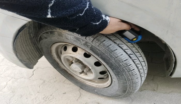 2013 Hyundai Eon ERA +, Petrol, Manual, 1,907 km, tyre