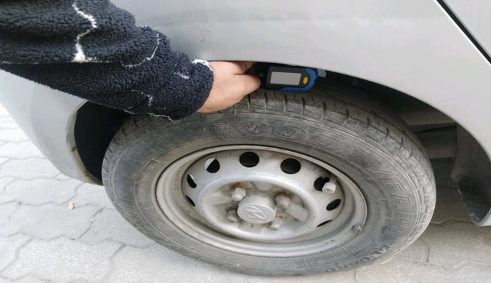 2013 Hyundai Eon ERA +, Petrol, Manual, 1,907 km, tyre