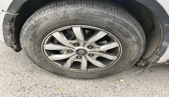 2018 Mahindra XUV500 W9, Diesel, Manual, 68,693 km, tyre