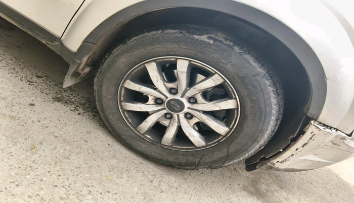 2018 Mahindra XUV500 W9, Diesel, Manual, 68,693 km, tyre