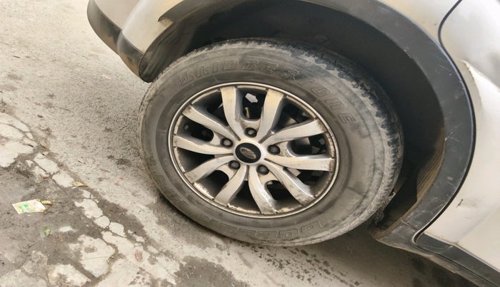 2018 Mahindra XUV500 W9, Diesel, Manual, 68,693 km, tyre